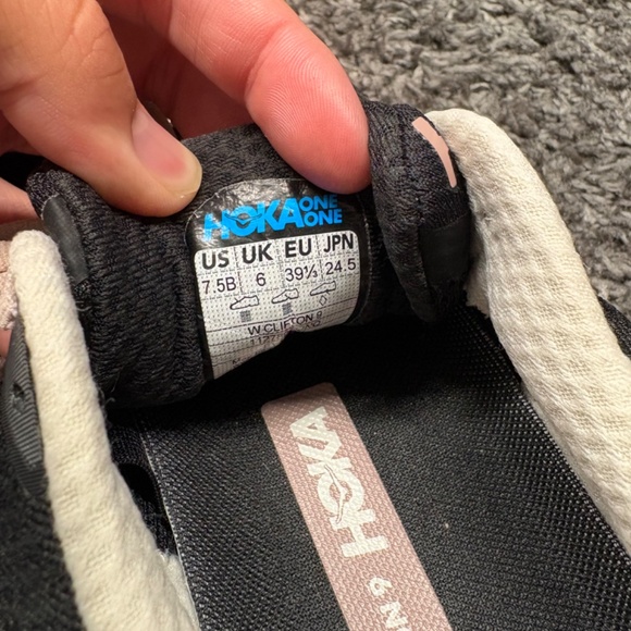 Hoka One Clifton 9 Running Shoe Women's Size 7.5 Pre-Owned, Incredible Condition - Picture 5 of 6